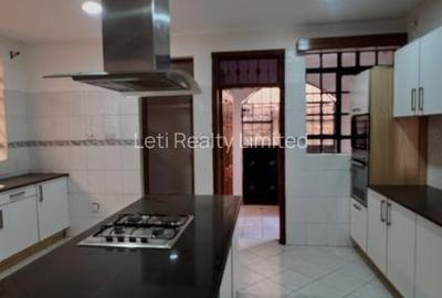 5 Bed Townhouse with En Suite in Kileleshwa - 4