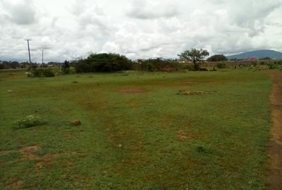 Land at Thika-Garissa Rd