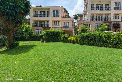 6 Bed Townhouse with En Suite at Lavington