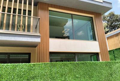 5 Bed Townhouse with En Suite in Lavington