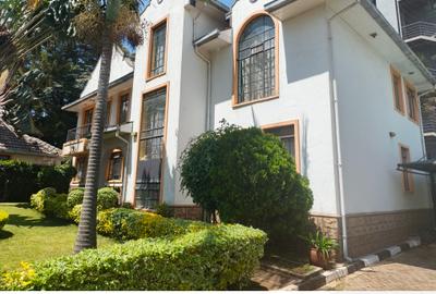 4 Bed Townhouse with En Suite in Lavington