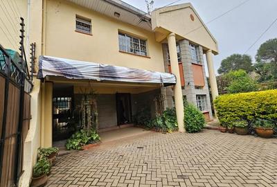 5 Bed Townhouse with En Suite in Lavington