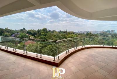 4 Bed Apartment with En Suite in Parklands - 4