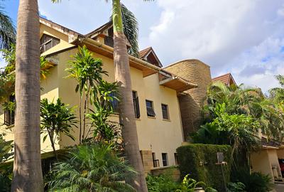 5 Bed Townhouse with En Suite at Lavington