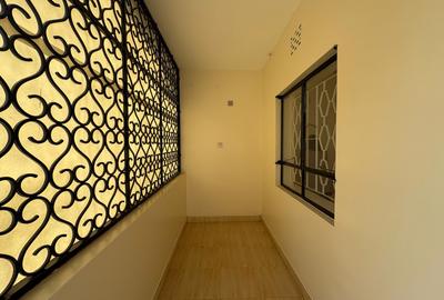 5 Bed Townhouse with En Suite at Riverside Drive - 4