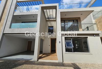 6 Bed Townhouse with En Suite in Lavington