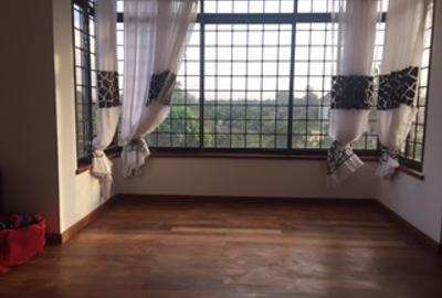 4 Bed Apartment with En Suite in General Mathenge