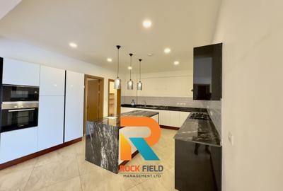 4 Bed Apartment with En Suite in Parklands