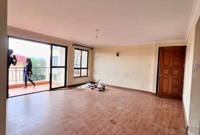 3 Bed Apartment with En Suite in Lavington - 4