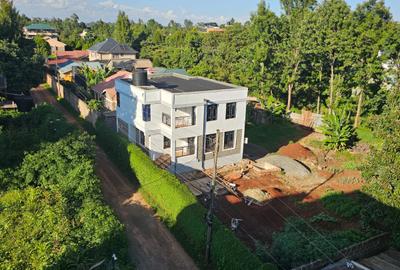 4 Bed House with En Suite in Gikambura