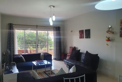 Serviced 2 Bed Apartment with En Suite in Riverside