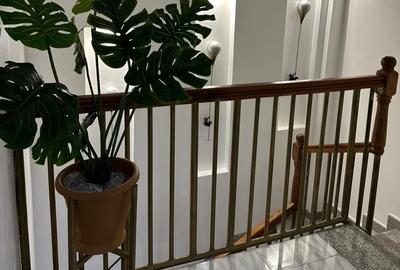 4 Bed Apartment with En Suite at Lavington Duplex - 4