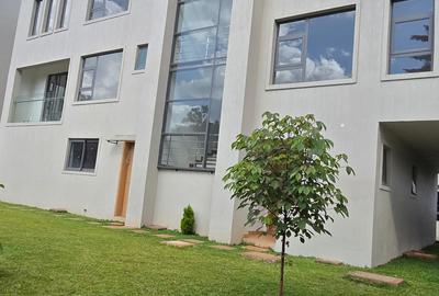 6 Bed Townhouse with En Suite at Convent Drive - 2