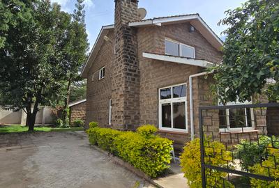 5 Bed Townhouse with En Suite at Lavington Green - 3