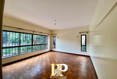 4 Bed Apartment with En Suite in Brookside - 3