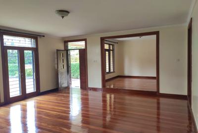 5 Bed Townhouse with En Suite in Lavington - 3