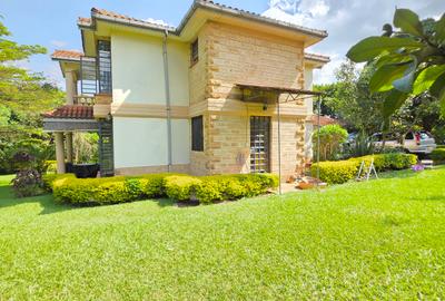 4 Bed Townhouse with En Suite at Rossylin Heights - 4