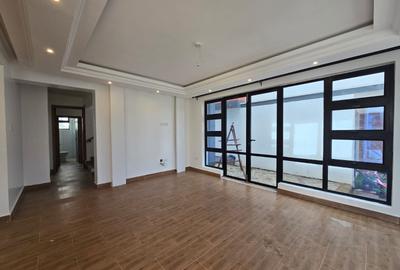 4 Bed House with En Suite at Bypass - 3