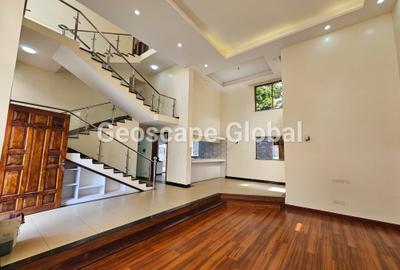 5 Bed House with En Suite in Lavington - 4
