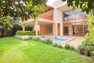 5 Bed Townhouse with En Suite at Lavington Green