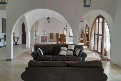 4 Bed Townhouse with En Suite at Paparemo - 3