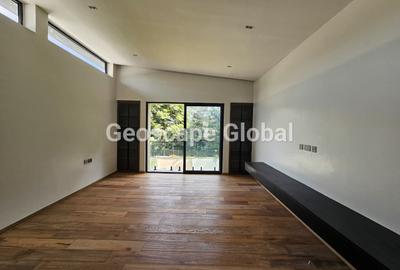 5 Bed Villa with En Suite in Runda - 3