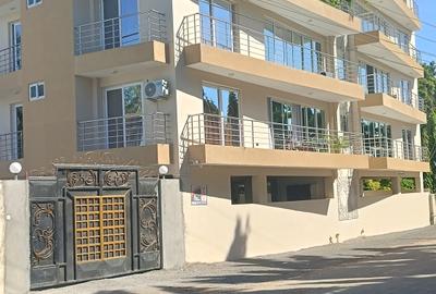 Serviced 3 Bed Apartment with En Suite at Beach Road - 2