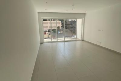 2 Bed Apartment with En Suite in Westlands Area - 4