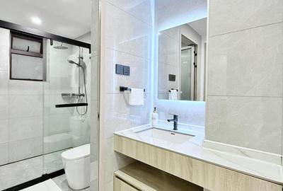 Serviced 2 Bed Apartment with En Suite at Riverside - 2
