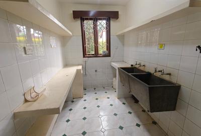 4 Bed Townhouse with En Suite in Lavington - 3
