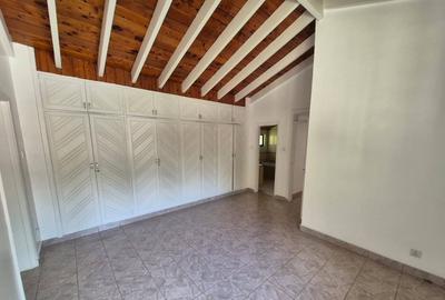 4 Bed Townhouse with En Suite in Thigiri - 3