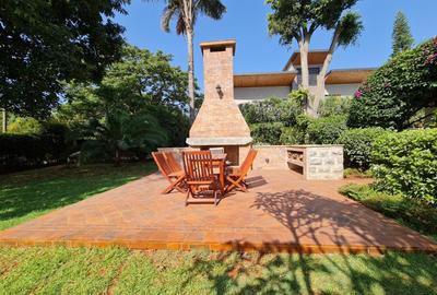 4 Bed House with En Suite at Lavington - 4