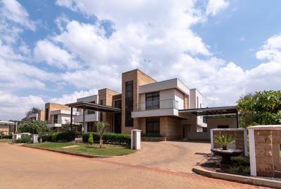 5 Bed Townhouse with En Suite in Karen - 2