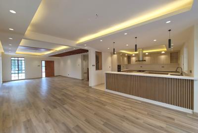 4 Bed House with En Suite at Westlands - 2