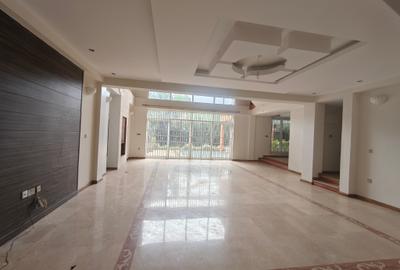 4 Bed Townhouse with En Suite in Lavington - 2