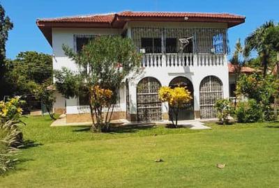 4 Bed House with En Suite in Nyali Area - 3