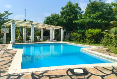 4 Bed Villa with En Suite at Tiwi Beach Road
