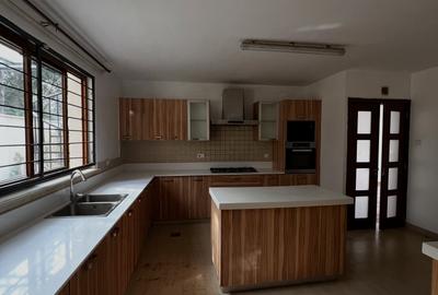 5 Bed Townhouse with En Suite at Kaputei Gardens - 4