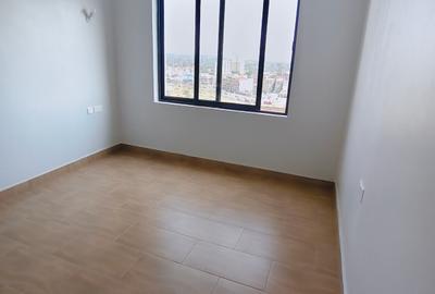 3 Bed Apartment with Swimming Pool in Garden Estate - 4