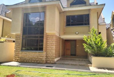 5 Bed Townhouse with En Suite in Lavington - 2