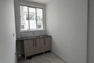 3 Bed Apartment with En Suite in Westlands Area - 4
