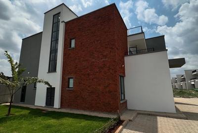 4 Bed Villa with En Suite at Langata Road