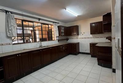 4 Bed Townhouse with En Suite at Lavington
