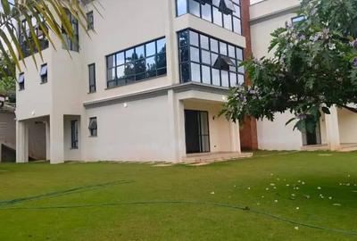 5 Bed House with En Suite in Thigiri