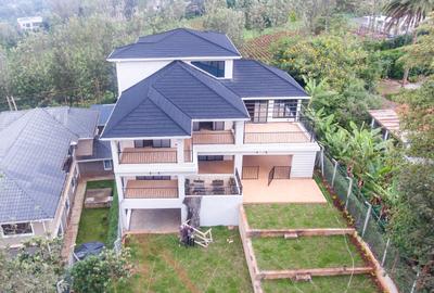 6 Bed House with En Suite at Kerarapon Dr