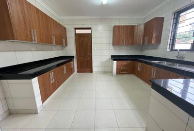 4 Bed Townhouse with En Suite at Othaya Road