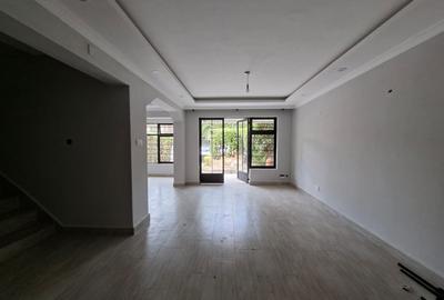 4 Bed Townhouse with En Suite at Off Rapta Rd - 4