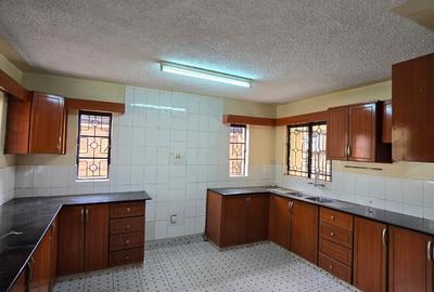 5 Bed House with En Suite at Westlands