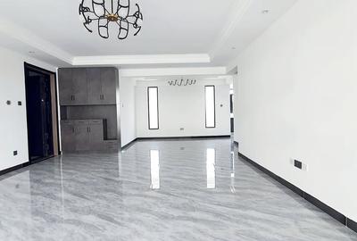 4 Bed Apartment with En Suite at Othaya Road