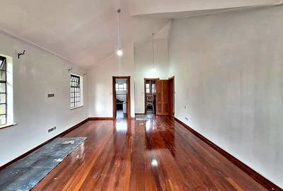 4 Bed Townhouse with En Suite in Spring Valley